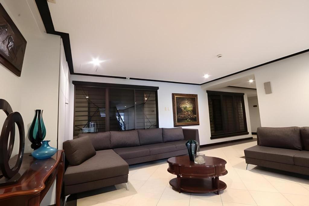 D' Leonor Hotel Davao Екстер'єр фото
