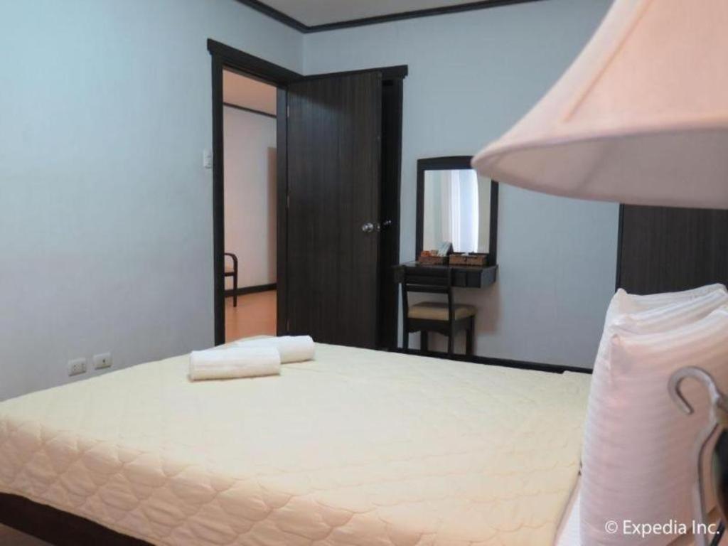 D' Leonor Hotel Davao Екстер'єр фото