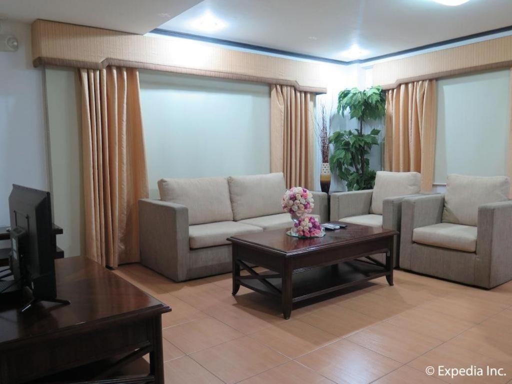 D' Leonor Hotel Davao Екстер'єр фото