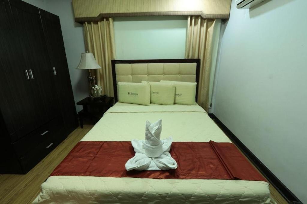 D' Leonor Hotel Davao Екстер'єр фото