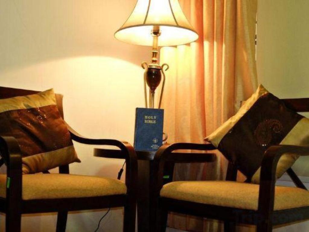 D' Leonor Hotel Davao Екстер'єр фото