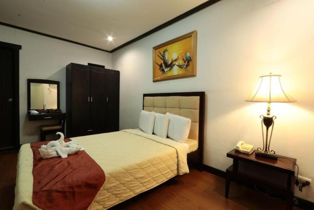 D' Leonor Hotel Davao Екстер'єр фото